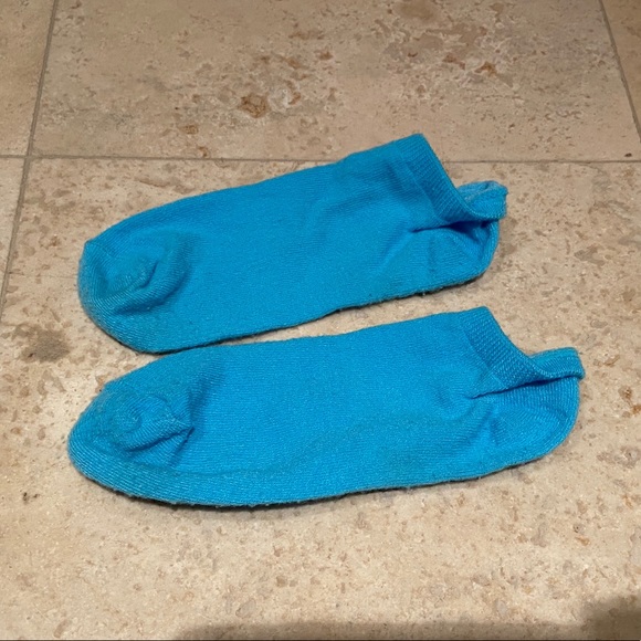 SOLD - Bundle of 6 Bright Color No-Show Socks - Picture 4 of 7